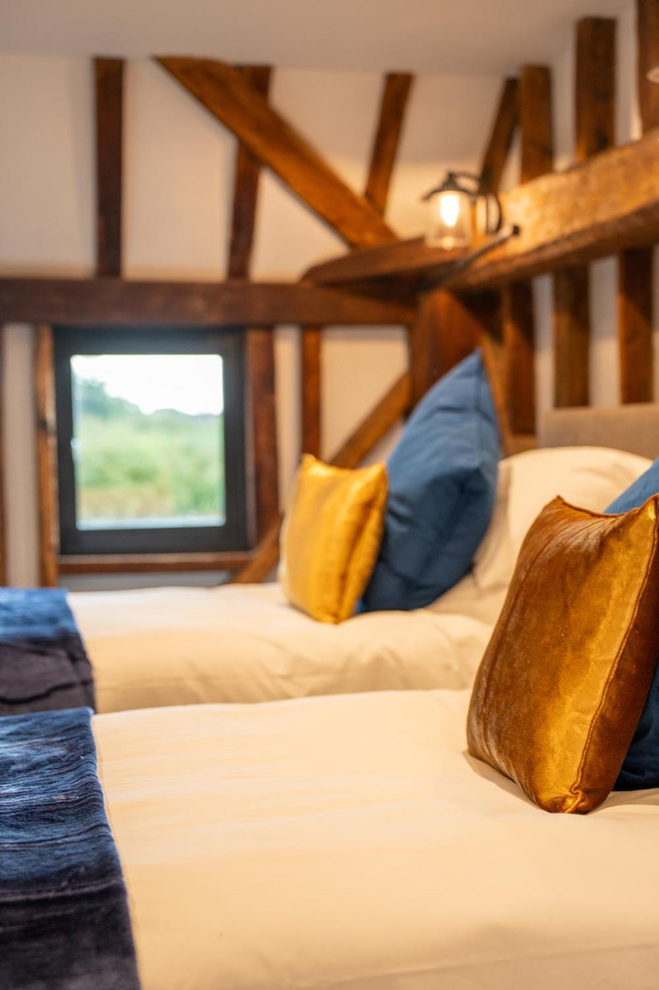 The Barn At Chart Hills Bed & Breakfast Biddenden Exterior photo